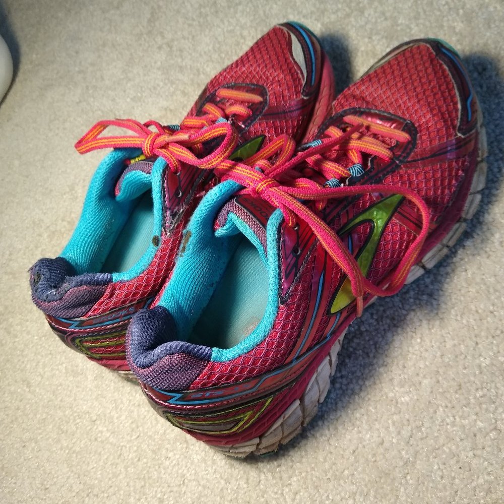 Pink Size 8.5 Brooks Womens Running Shoes